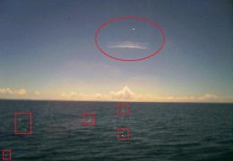 Misteriosa luce bianca fotografata sul lago Titicaca in Perù