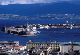 Messina, avvistata sfera di luce